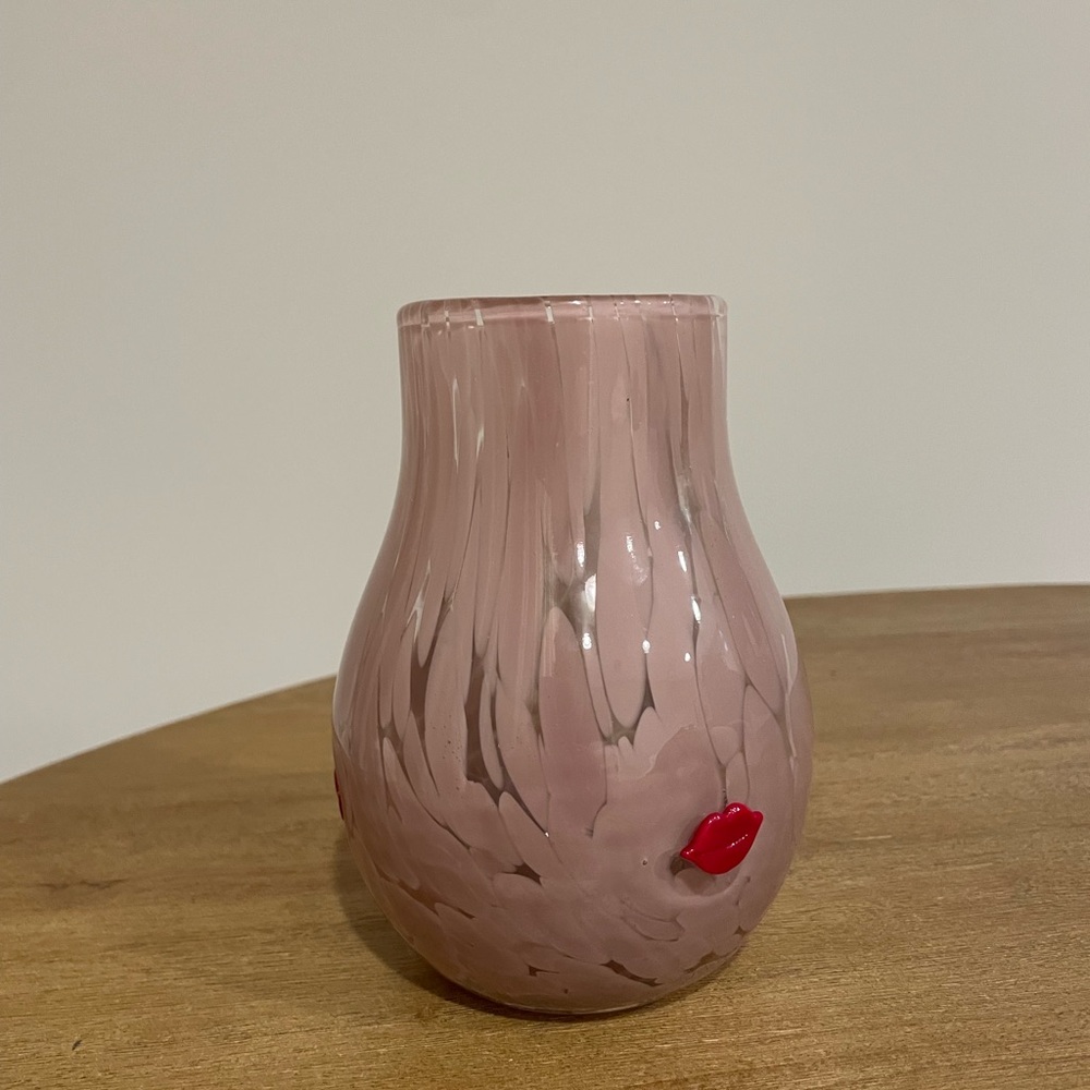Anthropologie Icon Valentines Vase - Picture 2 of 4